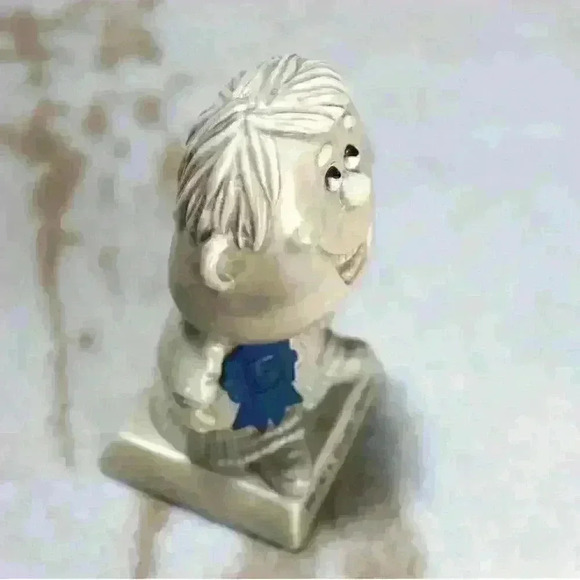 VINTAGE 1970 World's Best Father Statue Award Gift Figurine R & W Berries Co. - Picture 6 of 9